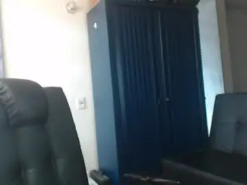 Chaturbate Nude Webcam of uncle_hottiecb