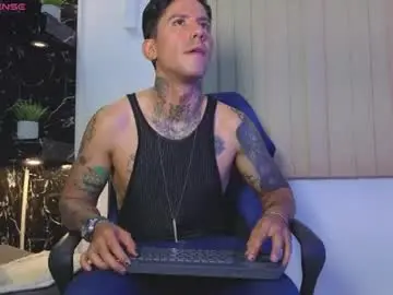 Chaturbate Free Porn Cam of dylanstonne1