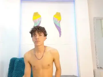 Chaturbate Live Sex Cam of monyel_blake