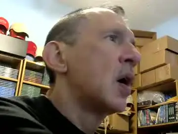 Chaturbate Live Sex Cam of sluttyslave81