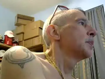 Chaturbate Live Porn of sluttyslave81