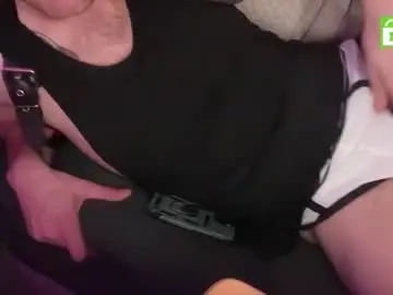 Chaturbate Best live sex cam show of carlhung_69