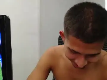 Chaturbate Live Porn of harold_18_