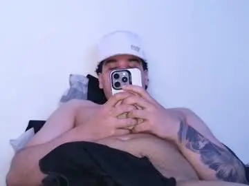 Chaturbate Live Sex Cam of javi_bermuzzi