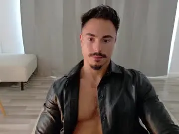 Chaturbate Watch Live Sex Cams of master_lukass