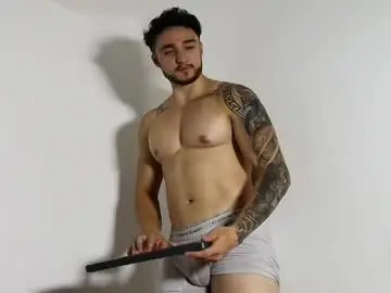 Chaturbate Free Porn Cam of latinboyvip_