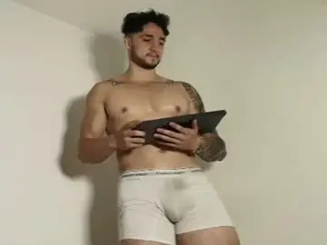 Chaturbate Free Porn Cam of latinboyvip_