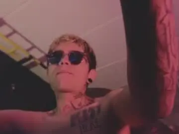 Chaturbate Nude Webcam of acidmilo