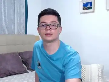 Chaturbate Live Sex Cam of kevinhunts