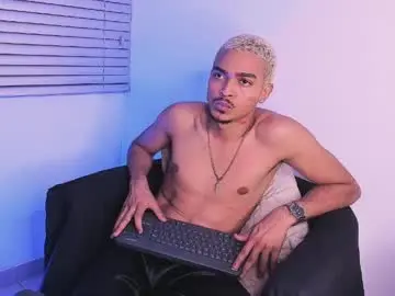 Chaturbate Free Live Porn of axelstones_