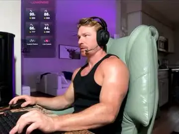 Chaturbate Live Sex Cam of bigmcr1