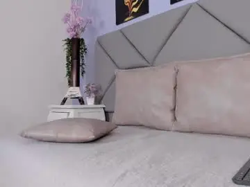 Chaturbate Live Sex Cam of elliot_walker
