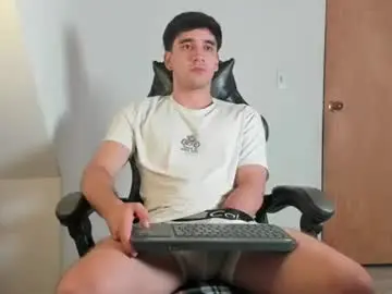 Chaturbate Live Sex Cam of leo_jones389