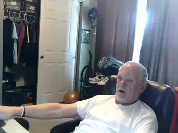 Chaturbate Free Porn Cam of midwestdad09