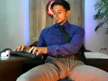 Chaturbate Private Sex Chat of andrew_elliot