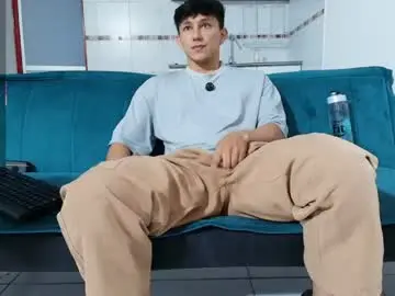 Chaturbate Live Sex Cam of jacques_cardiet