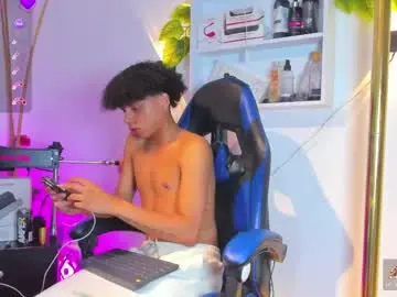 Chaturbate Live Sex Cam of _taylor_black