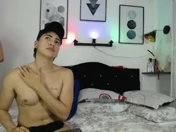 Chaturbate Live Sex Cam of thomas_and_lyan