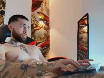 Chaturbate Free Porn Cam of luke_davis01