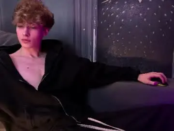 Chaturbate Adult Video Chat of curlytwinkboy