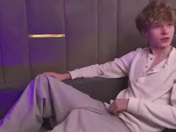 Chaturbate Sex Cam of curlytwinkboy