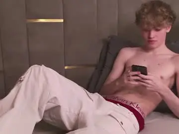 Chaturbate Sex Chat of curlytwinkboy