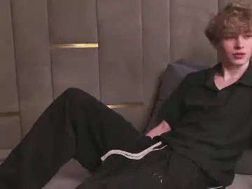 Chaturbate Sex Chat of curlytwinkboy