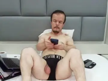 Chaturbate Live Sex of midgettripod1
