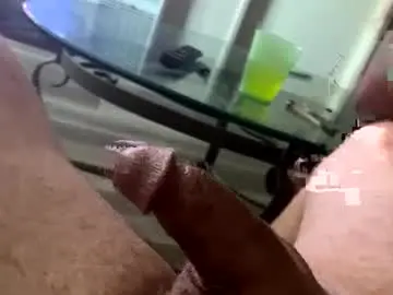 Chaturbate Live Sex Cam of bigswollenhead4u