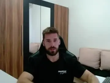 Chaturbate Nude Webcam of darius_94