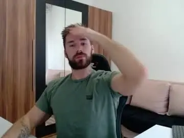 Chaturbate Live Sex Cam of darius_94