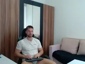 Chaturbate Live Sex Cam of darius_94