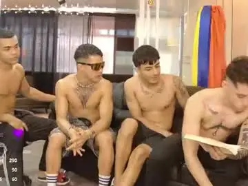 Chaturbate Live Porn of boysgang_sex