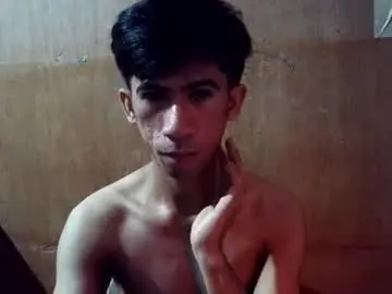 Chaturbate Sex Chat of hairyhugecock_22