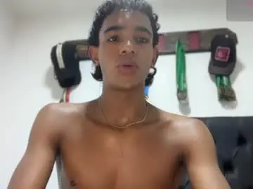 Chaturbate Live Porn of david_hot44