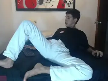 Chaturbate Free Porn Cam of andrescoll25