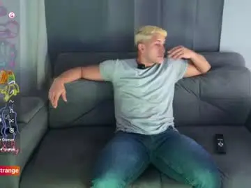 Chaturbate Live Sex Cam of apolo_strange