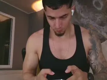 Chaturbate Sex Cam of camiloalvarezzz3