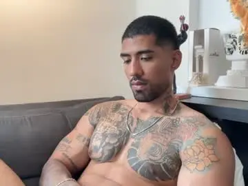 Chaturbate Live Sex Cam of myke_esthetic