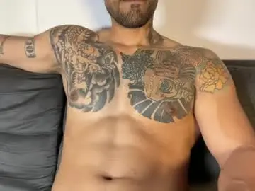 Chaturbate Live Sex Cam of myke_esthetic