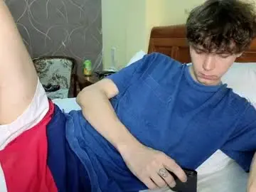 Chaturbate Live Sex Cam of doedeeer