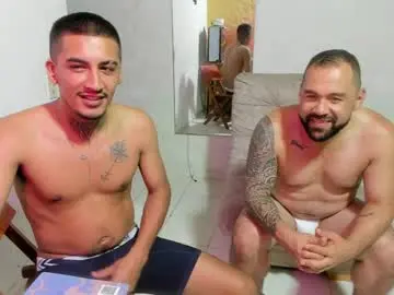 Chaturbate Live Sex Cam of maxi_dick33