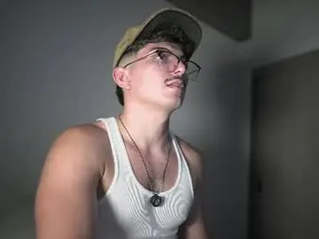 Chaturbate Free Porn Cam of simoon_01