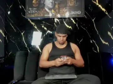 Chaturbate Sex Cam of mr_maximo