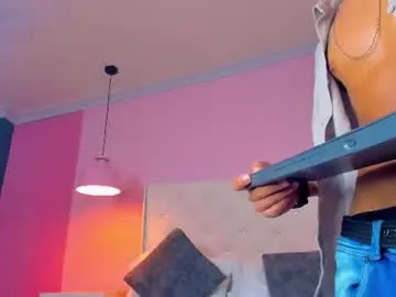 Chaturbate Live Sex Cam of noaahtylor