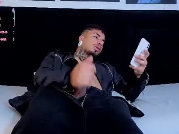 Chaturbate Live Sex Cam of juancamilo66_