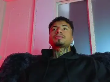 Chaturbate Live Sex Cam of juancamilo66_