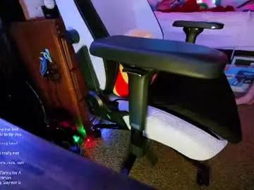 Chaturbate Live Sex Cam of aaronskeetman