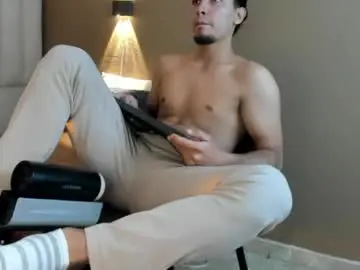 Chaturbate Live Sex Cam of noah_smith05