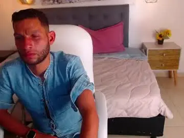 Chaturbate Live Sex Cam of luccho_stall